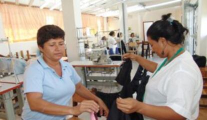 Trabajadoras colombianas de una empresa textil. 