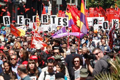 Tras la manifestación de Madrid, la más numerosa ha sido la de Barcelona, donde los sindicatos convocantes han observado un cambio de estrategia al pasar de defender los derechos a exigir su recuperación.