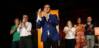 El lider de Ciudadanos Albert Rivera durante el acto de inicio de campaña del 26-J en la plaza de la Villa de Madrid