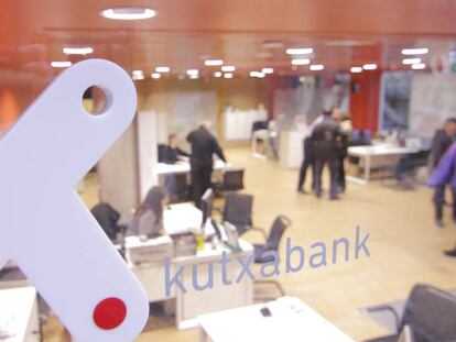 El acuerdo de Kutxabank y sindicatos incluye la consideración de las horas de formación como jornada laboral. 