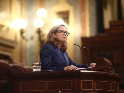 La vicepresidenta de Asuntos Económicos, Nadia Calviño, en su intervención de este miércoles en el Congreso de los Diputados de Madrid.