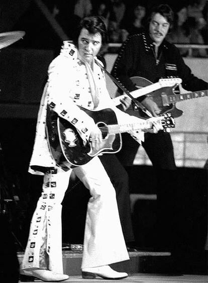 Las fotografías fueron revisadas por expertos con las miles de imágenes del 'Rey del Rock' publicadas en todo el mundo. Se quedaron impresionados tanto por la calidad de las mismas como por la rareza que supone un hallazgo así más de 30 años después de la desaparición de Elvis Presley.