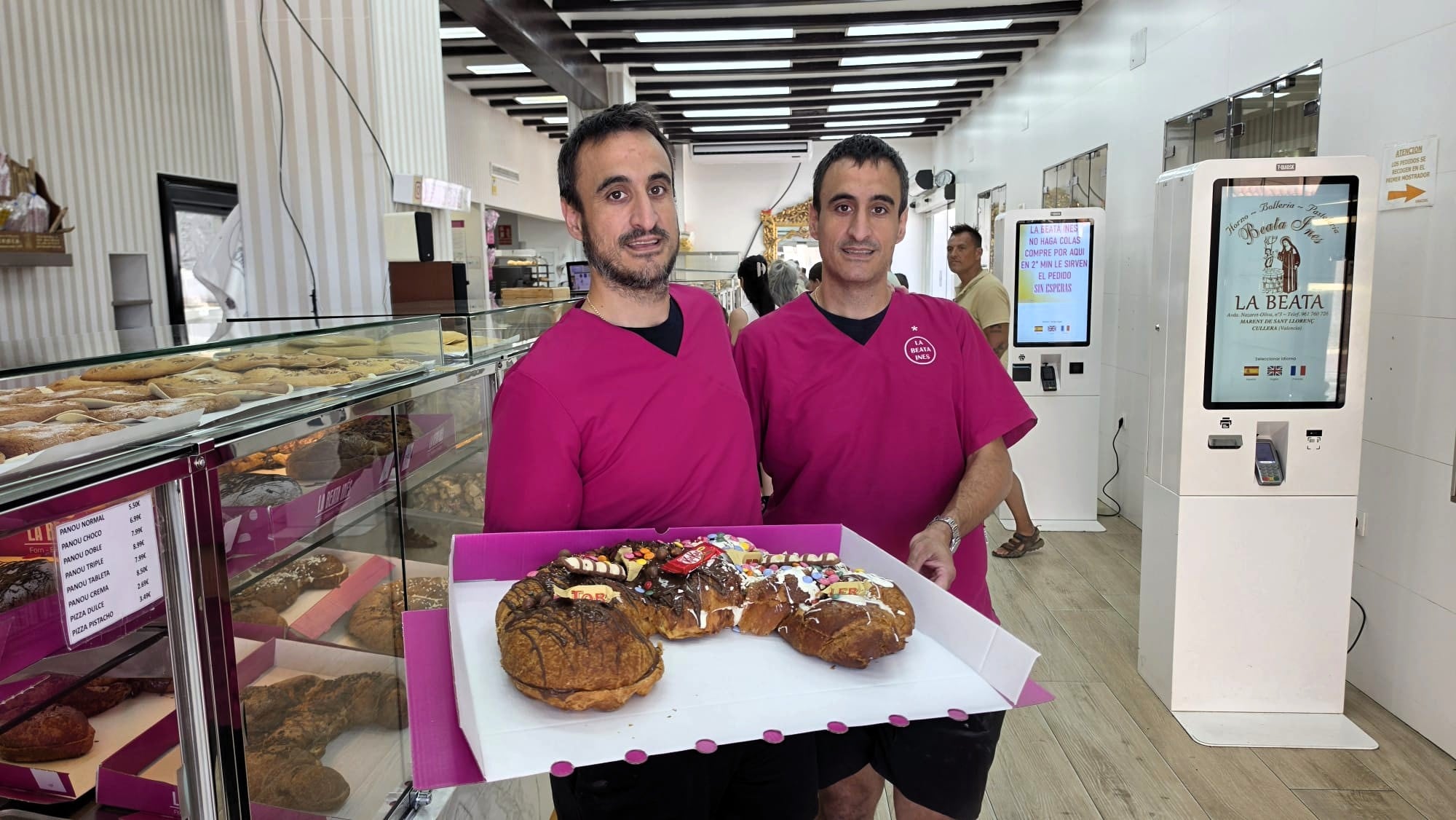 XXL Bread: ما هو وراء أشجار النخيل العملاقة والقشور ست كيلو