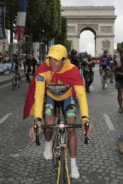 Alberto Contador gan en 2007 su primer Tour, con 25 a?os y en su segunda participacin en la <i>grande boucle</i>. El de Pinto se visti de amarillo tras la expulsin del dans Rasmussen acusado de dopaje.