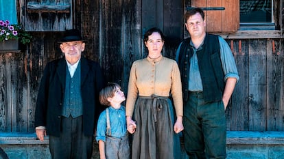 Protagonistas de la serie Amenaza de tormenta de Filmin