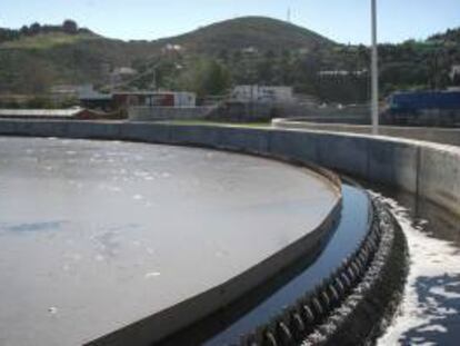 Imagen de una depuradora de agua en Mijas (Málaga). EFE/Archivo