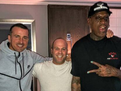 De izquierda a derecha: Chris Herren, Darren Prince y Dennis Rodman.