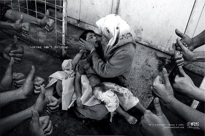 Oficina de las Naciones Unidas Crisis Relief. " Un Me gusta no es ayudar. hazte voluntario. Cambia una vida".