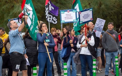 Protesta en San Sebastián durante la huelga en la enseñanza pública vasca.