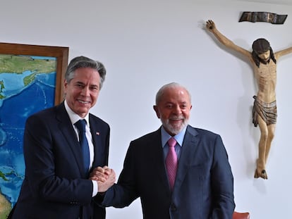 El secretario de Estado estadounidense, Antony Blinken y el presidente de Brasil, Luiz Inácio Lula da Silva, este miércoles en Brasilia.