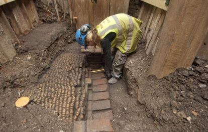 Imagen de la excavaci&oacute;n del teatro &#039;The curtain&#039;