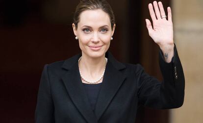 Angelina Jolie, tras haber impartido una charla de violencia sexual en Londres.