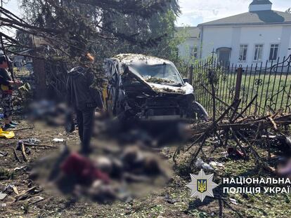 Un bombardeo ruso en el este de Ucrania causa al menos 24 muertos, la mayoría jubilados que recogían su pensión