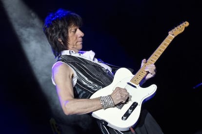 El guitarrista brit&aacute;nico Jeff Beck durante un concierto en Berl&iacute;n.