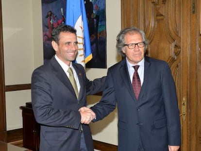 Henrique Capriles y Luis Almagro en su reuni&oacute;n en la OEA