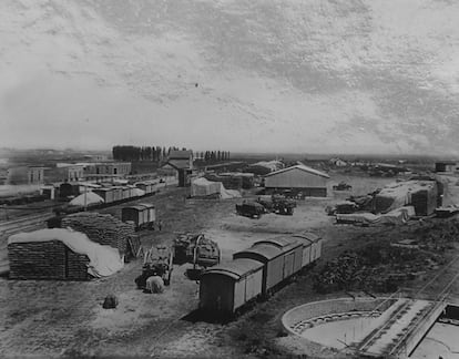 Playa de maniobras de la estación de Coronel Pringles (Argentina) en 1915.