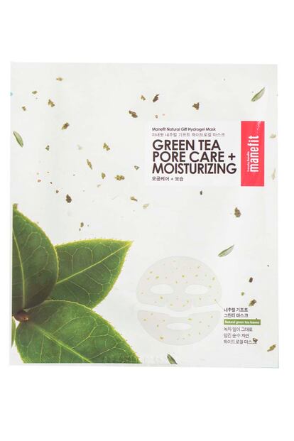 Natural Gift Green Tea Pore Care Sheet Mask de Manefit


Co-creada por Charlotte Cho, la responsable de SokoGlam, es uno de los productos que ya están agotados en su web. Infusionadas con hojas reales de té verde, las cuatro mascarillas que incluye el pack ayudan a calmar la piel de tendencia acneica, deshinchan e hidratan (4,50 euros).