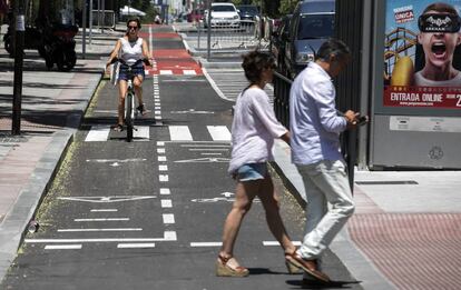 El carril bici de la calle de Santa Engracia. 