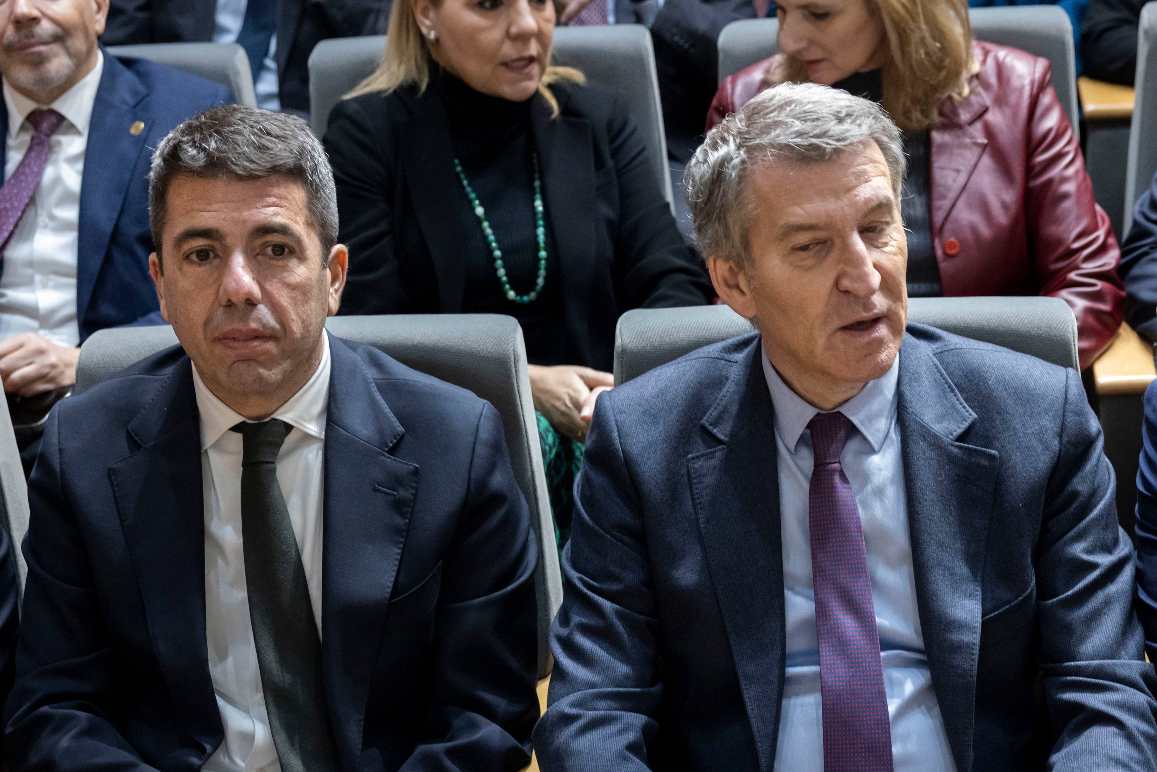 Carlos Mazón y Alberto Núñez Feijóo, en un acto en Valencia el 20 de enero de 2025. 
