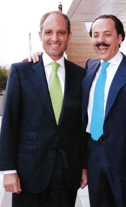 El expresidente Camps y Álvaro Pérez antes de la desarticulación de la red en 2009.
