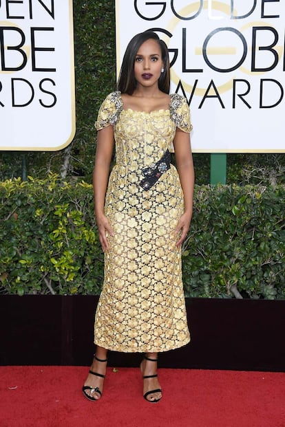 Dolce & Gabbana firma el vestido corto y dorado de Kerry Washington.