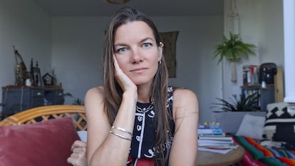 Eugenia D'Angelo, directora de MundoSur en su casa en Le Puy-en-Velay, Alto Loira, Francia