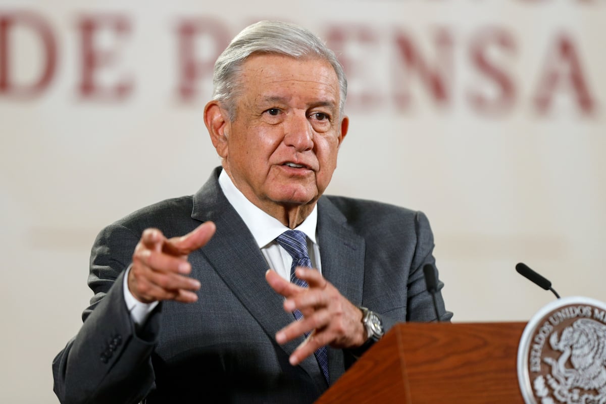 López Obrador carga contra la Suprema Corte ante las impugnaciones a su reforma electoral | EL PAÍS México