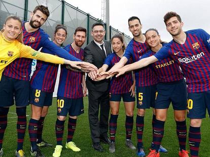 Els capitans del FC Barcelona, amb Bartomeu, al centre.