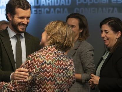 Pablo Casado, con representantes de la concertada el pasado 19.