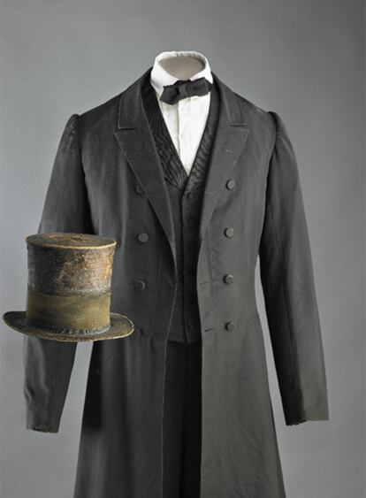 el traje y sombrero de Lincoln