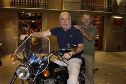 El ex juez Guzmán (izquierda) y Meir Margalit, la semana pasada en Barcelona.