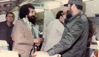 Fernando Morais e Fidel Castro rumo a Man&aacute;gua, em 1980.