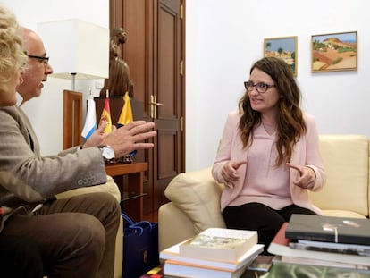 La vicepresidenta valenciana M&oacute;nica Oltra, este lunes en una visita al Cabildo de Gran Canaria.