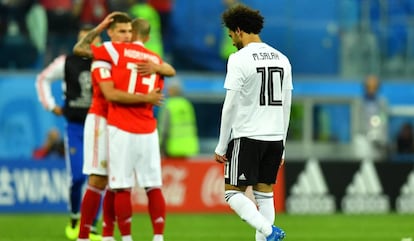 Salah lamenta segunda derrota, enquanto russos comemoram segunda vitória.