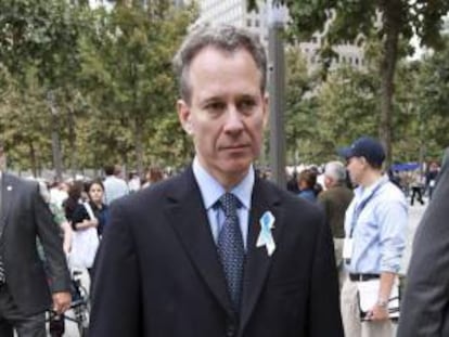 Fotografía tomada en septiembre de 2011 en la que se registró a Eric Schneiderman, fiscal general del estado de Nueva York, quien informó que su oficina ha alcanzado un acuerdo con Bank of America, para que en 120 días cumpla con todos los puntos del Acuerdo Nacional Hipotecario. EFE/Archivo