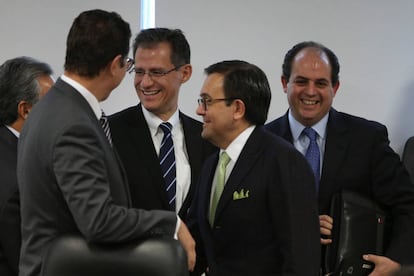 Ildefonso Guajardo, este miércoles, junto a los negociadores mexicanos del TLC.