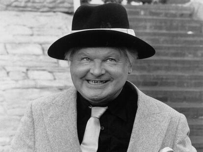 Benny Hill y esa sonrisilla traviesa.