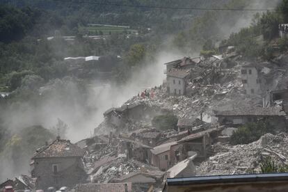 Vista de los destrozos causados por el terremoto en la localidad de Arquata del Tronto (centro de Italia).