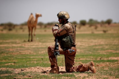 Un soldado francés de la Operación Barkhane durante una misión de control en Ndaki, Malí, el 27 de julio de 2019.