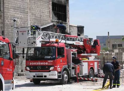 El incendio en una nave abandonada del distrito de Vallecas.