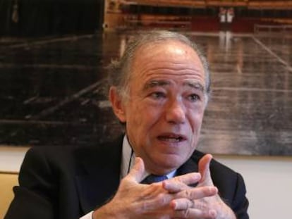 Gregorio Marañón en su casa de Madrid.