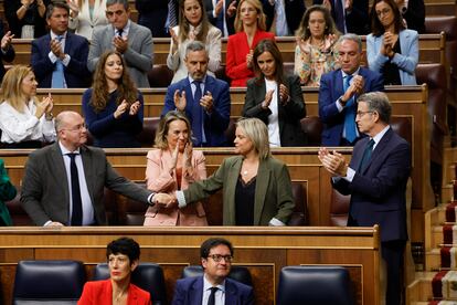 La senadora del PP Marimar Blanco, durante el pleno del Congreso celebrado el miércoles junto a sus compañeros de partido.