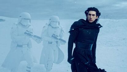 El actor Adam Driver, en un fotograma de &#039;Star Wars. El despertar de la Fuerza&#039;.