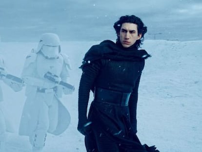 El actor Adam Driver, en un fotograma de &#039;Star Wars. El despertar de la Fuerza&#039;.