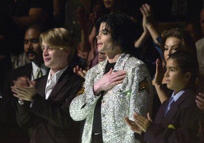 Michael Jackson y Macaulay Culkin en el Madison Square Garden en Nueva York.