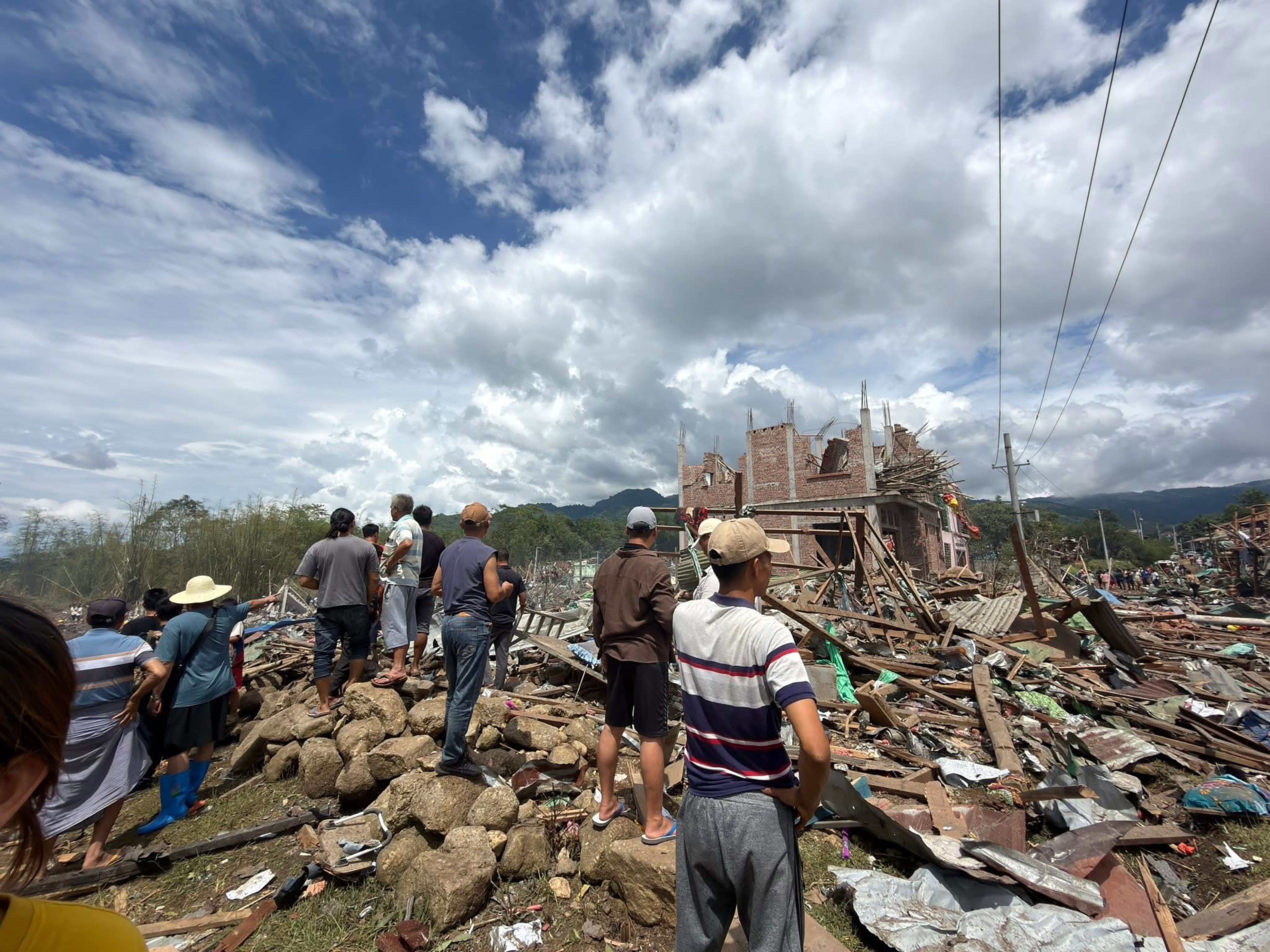 Decenas de muertos tras estallar un depósito de explosivos en Myanmar