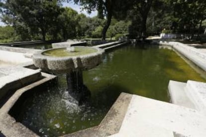 Una de las fuentes de este jardín histórico.