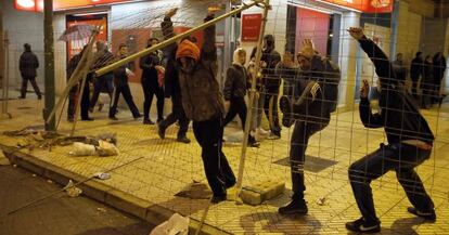 Altercados en la calle de Vitoria, del barrio Gamonal de Burgos.