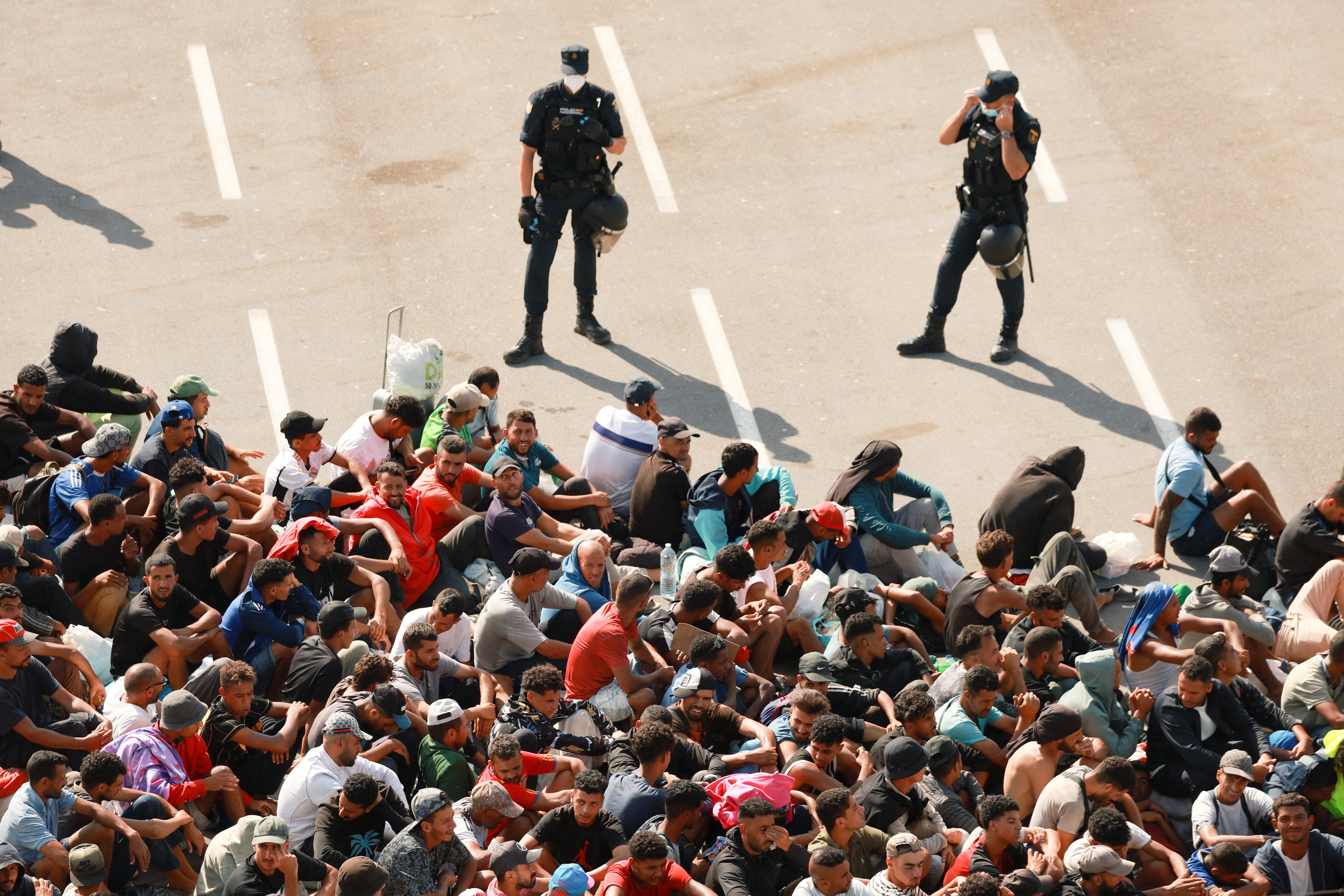 Última hora de la entrada de inmigrantes a Ceuta, en directo | Bruselas espera que “todos los migrantes ilegales” sean devueltos a Marruecos