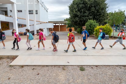 Vuelta a clase, este lunes, en un colegio valenciano.